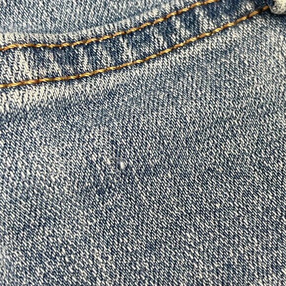 Levi's Classic Bermuda Shorts Denim Stretch Women Plus Size 18W Blue Jean Cuffs - Picture 12 of 14